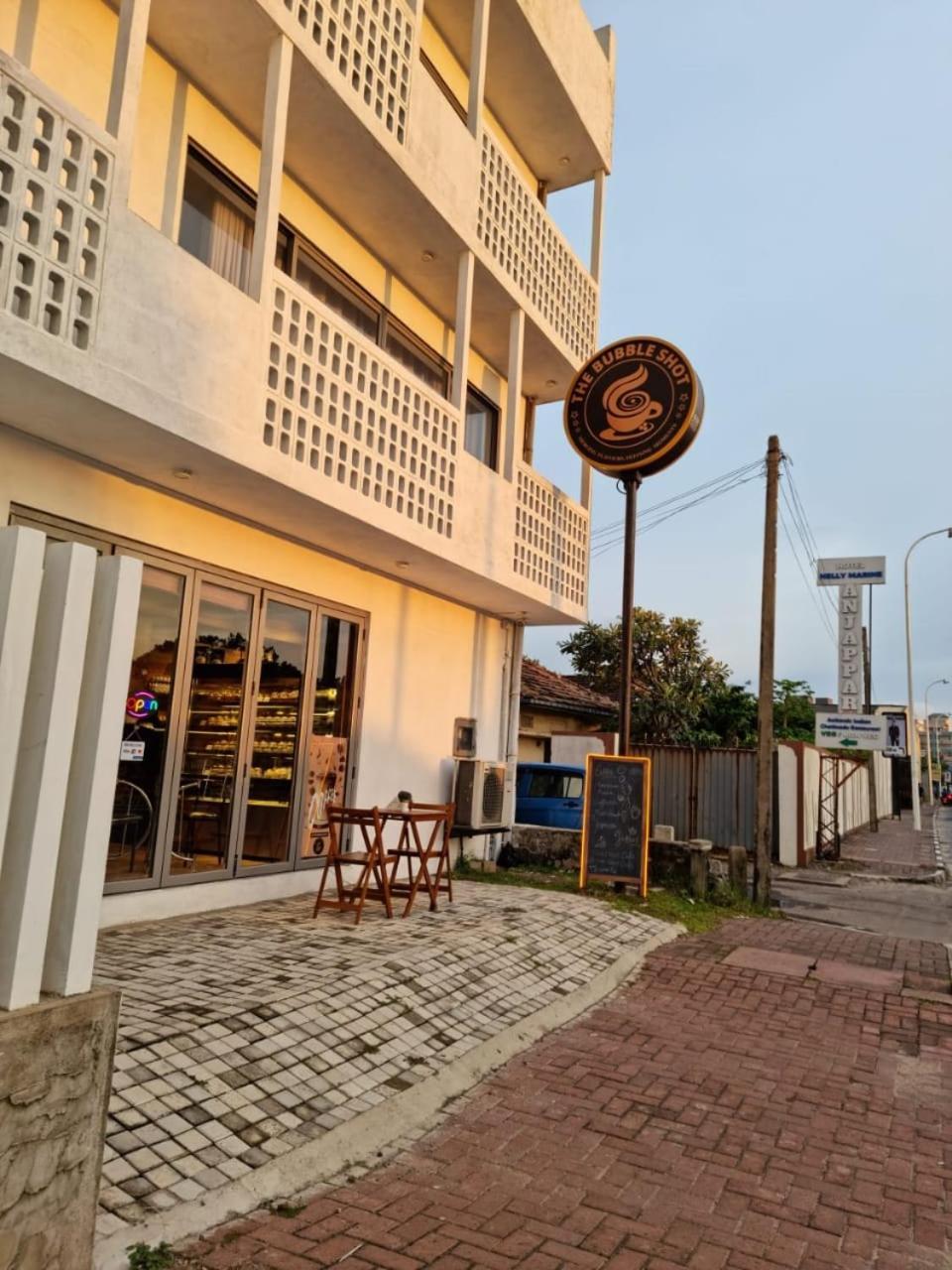קולומבו Four Petals Inn מראה חיצוני תמונה