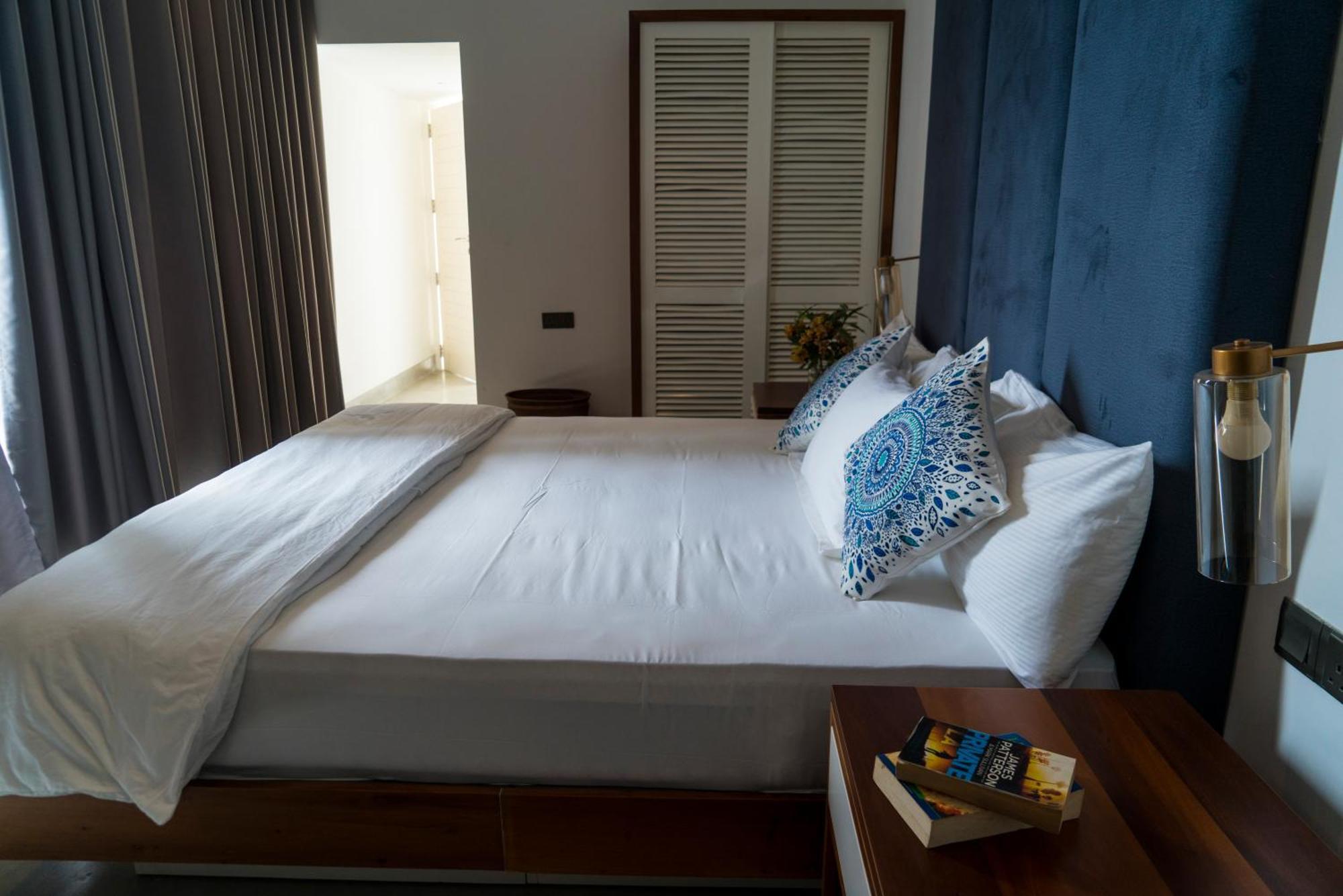 קולומבו Four Petals Inn מראה חיצוני תמונה