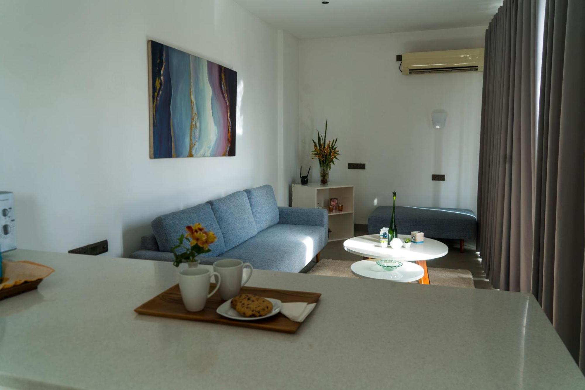 קולומבו Four Petals Inn מראה חיצוני תמונה