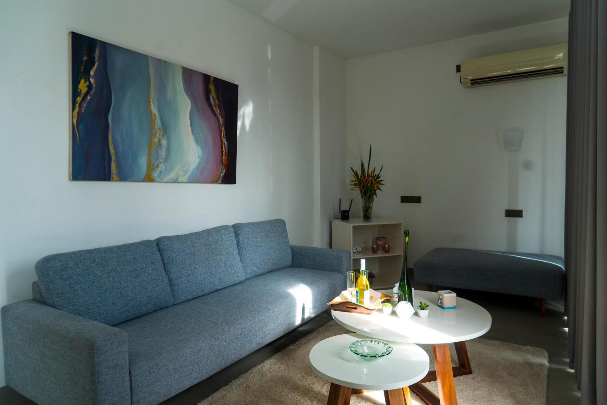 קולומבו Four Petals Inn מראה חיצוני תמונה