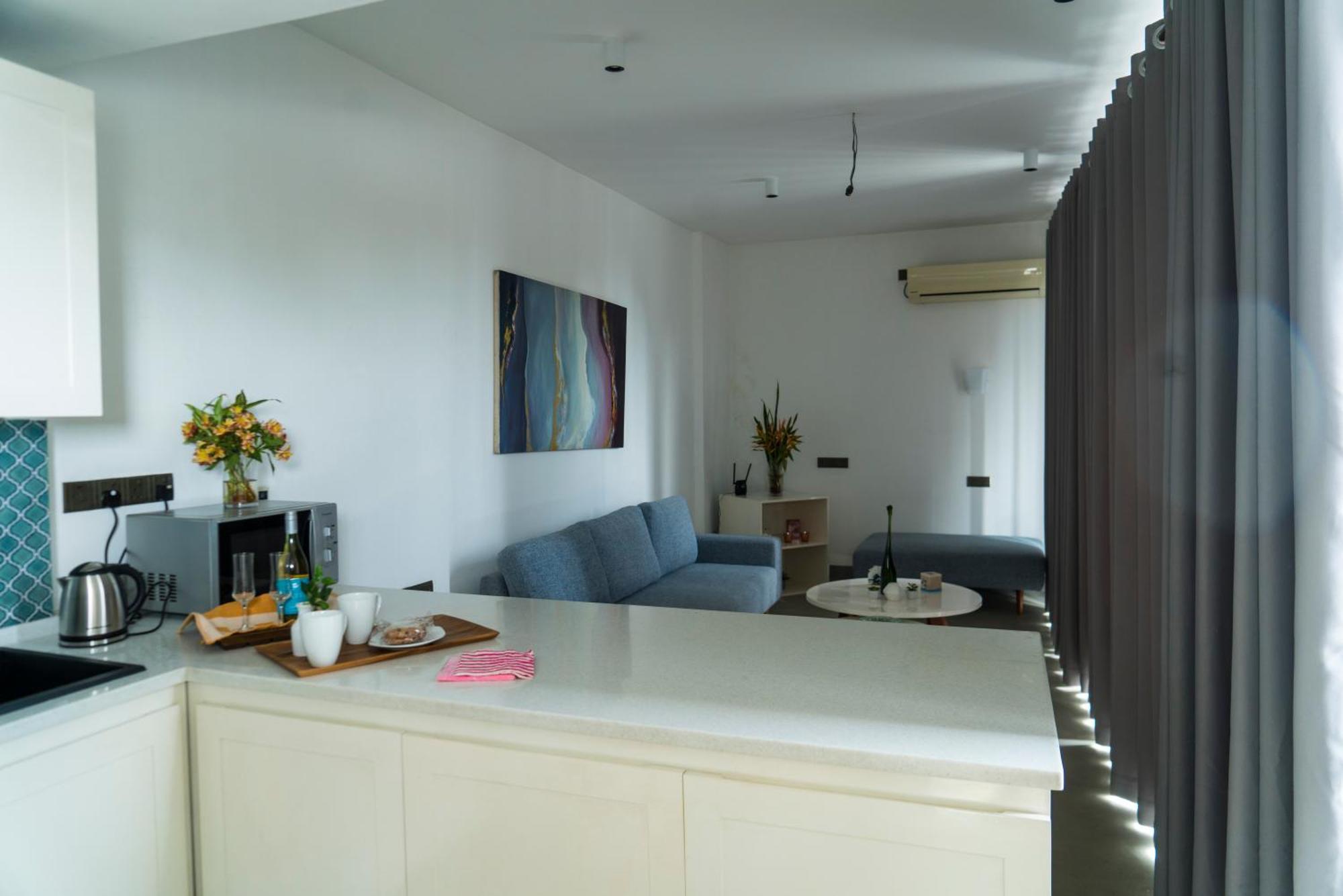 קולומבו Four Petals Inn מראה חיצוני תמונה