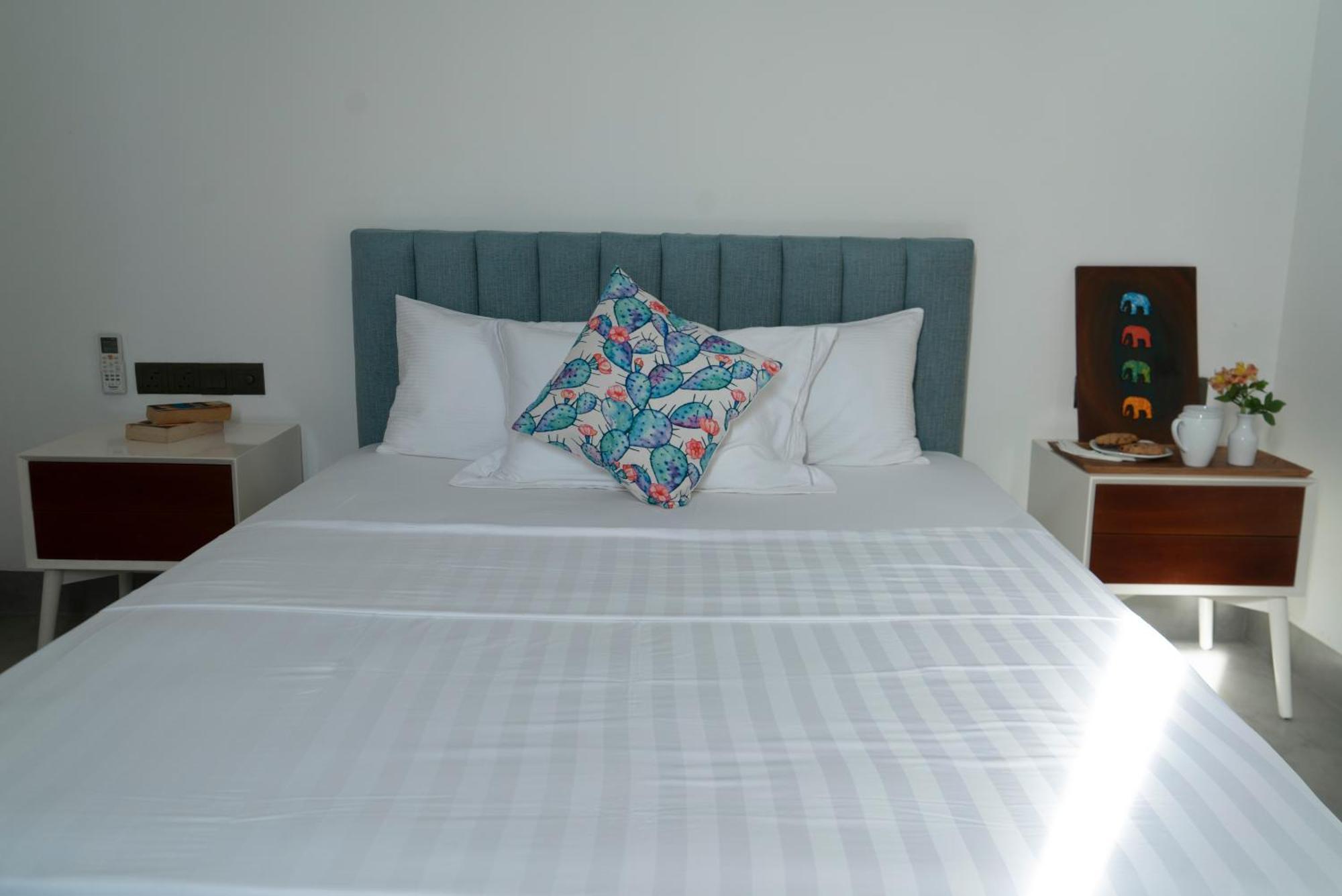 קולומבו Four Petals Inn מראה חיצוני תמונה