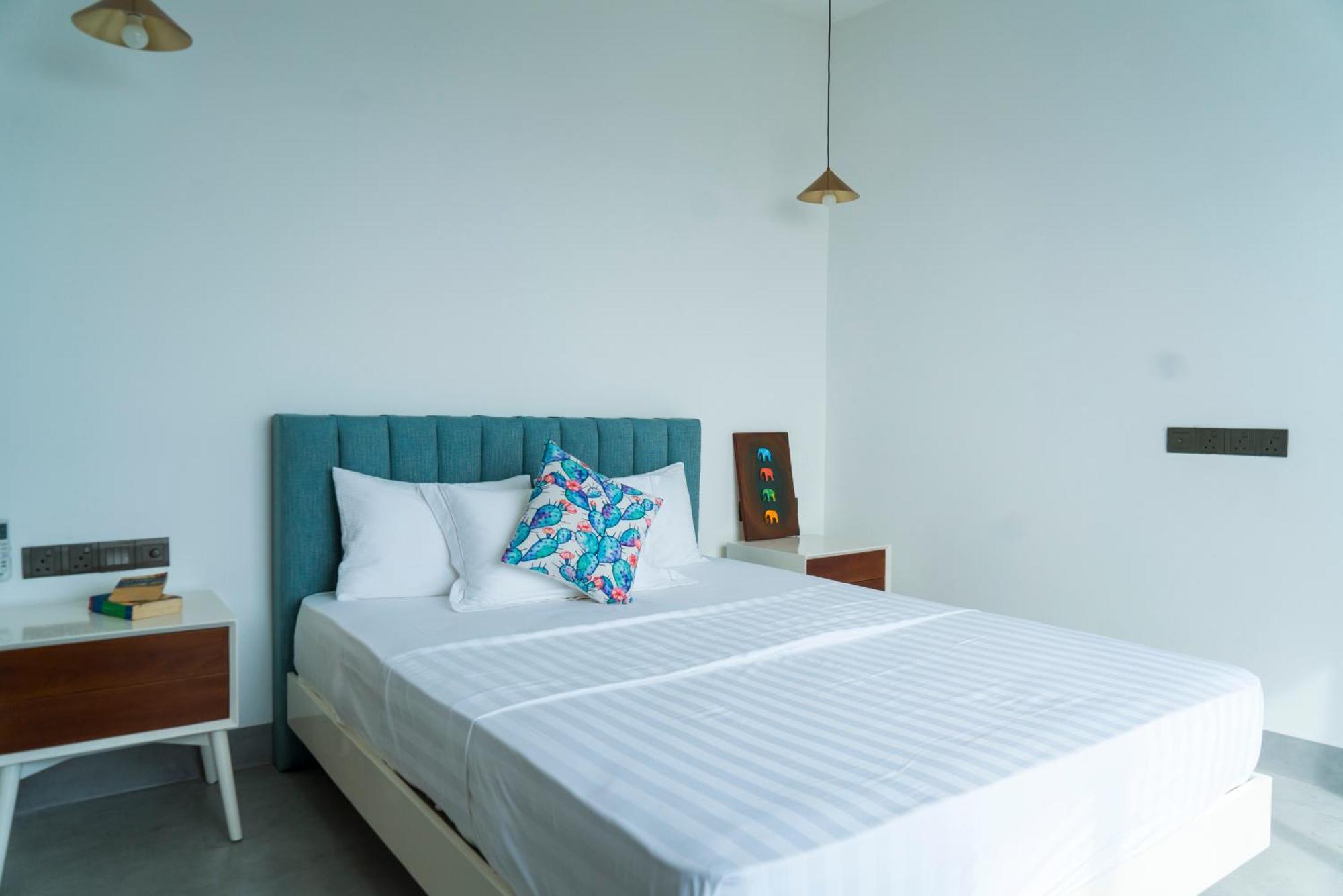 קולומבו Four Petals Inn מראה חיצוני תמונה