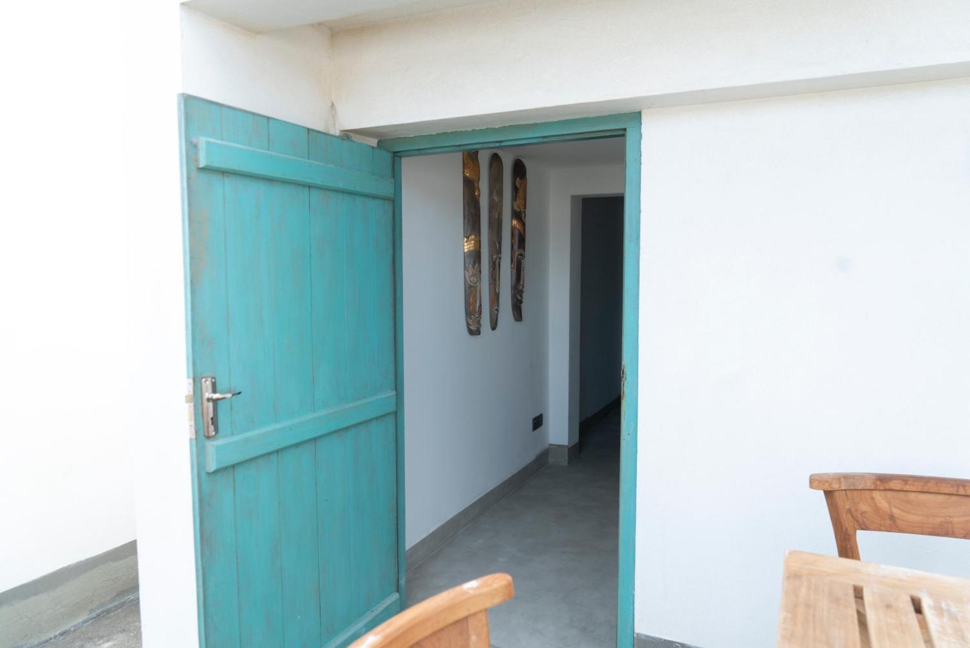 קולומבו Four Petals Inn מראה חיצוני תמונה