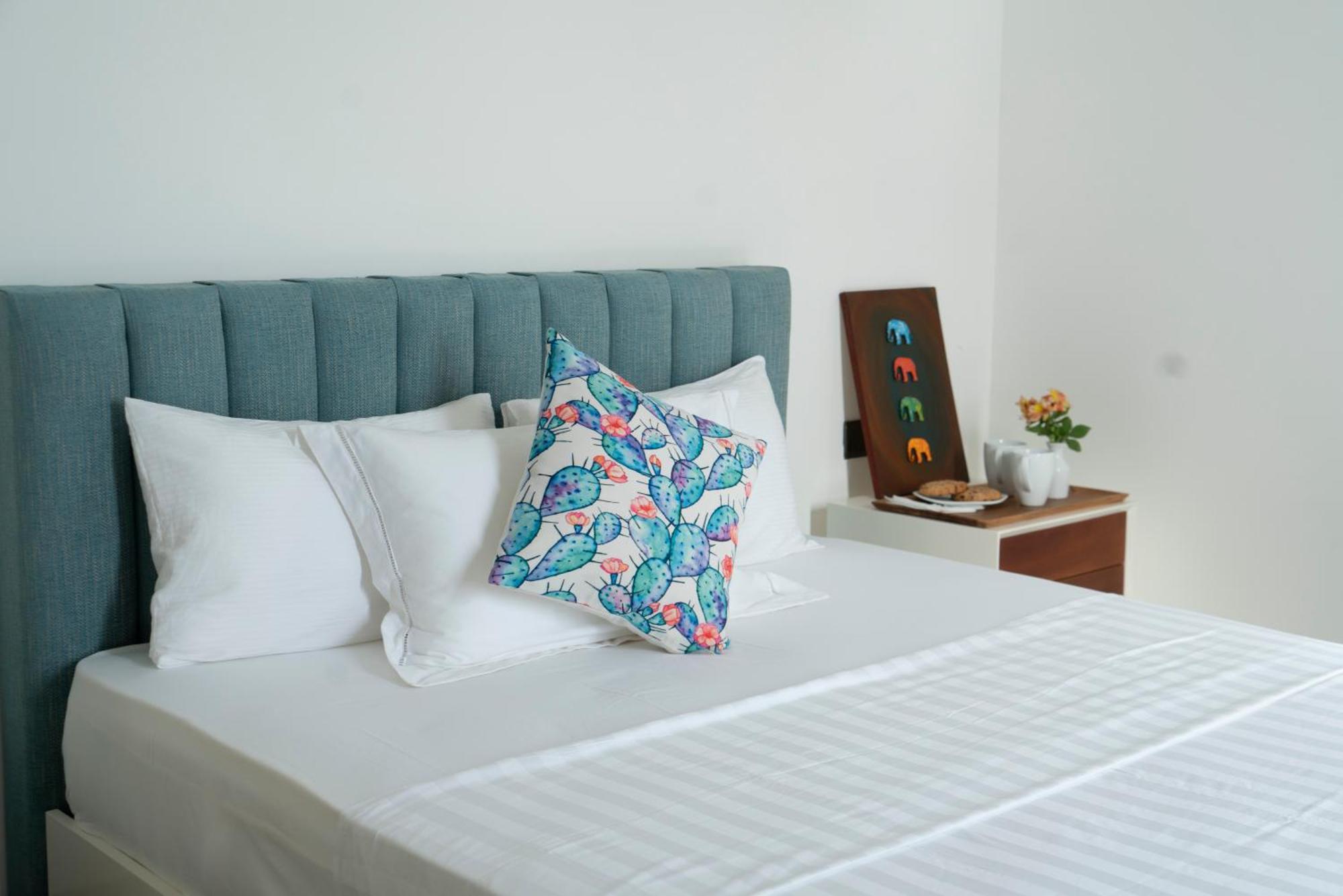 קולומבו Four Petals Inn מראה חיצוני תמונה
